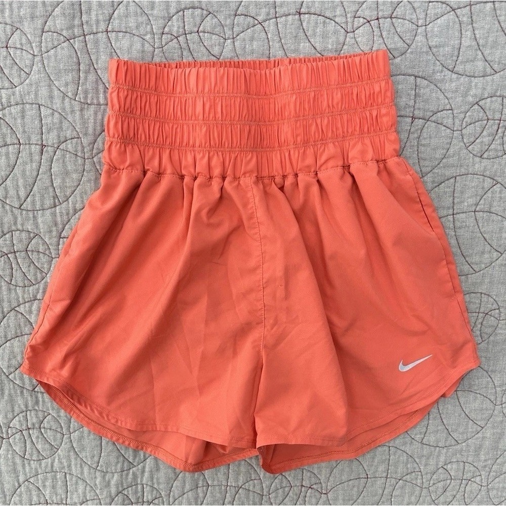 Nike Shorts Magic Ember Dri-FIT Ultra High-Waisted Brief-Lined / Women's‎ Small